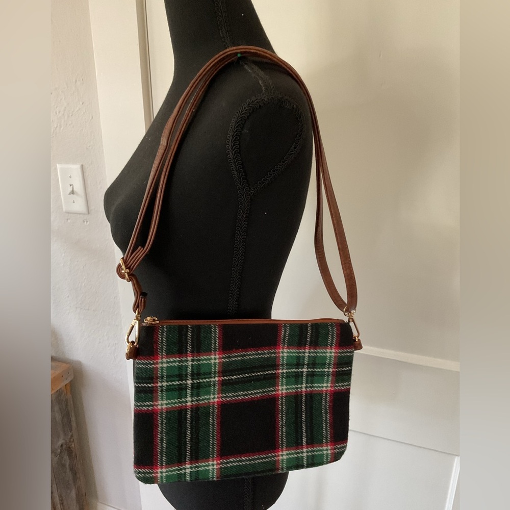 Plaid envelope type bag
